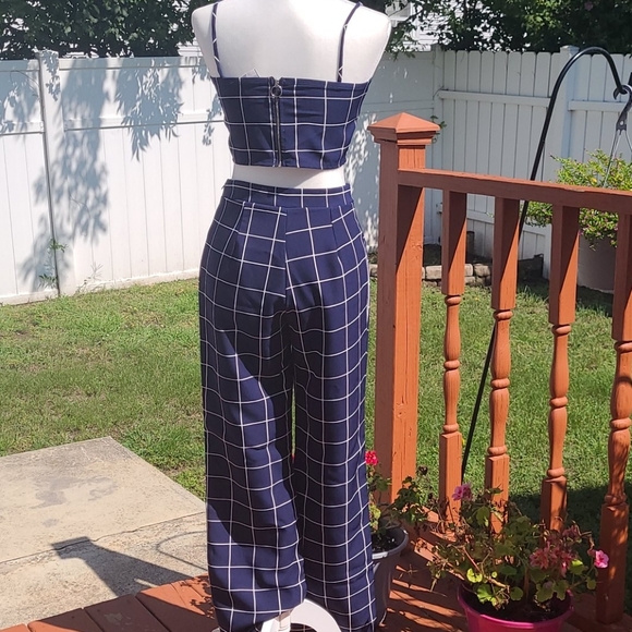 Fashion Nova 2 Piece Pant Set - Picture 4 of 9